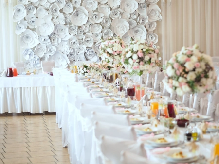 aranżacja stołu — Hotel Fenix nad jeziorem Miedwie — Sala weselna · Morzyczyn
