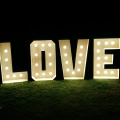 Napis Love podświetlany LED, dekoracja na ślub, wesele