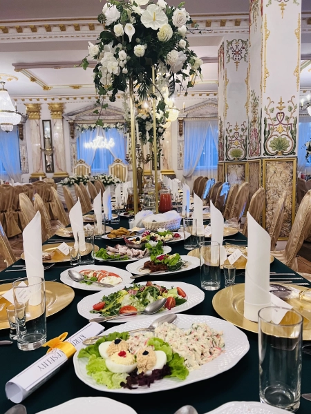 zastawa stołowa — Hotel Książę Poniatowski — Sala weselna · Łazy