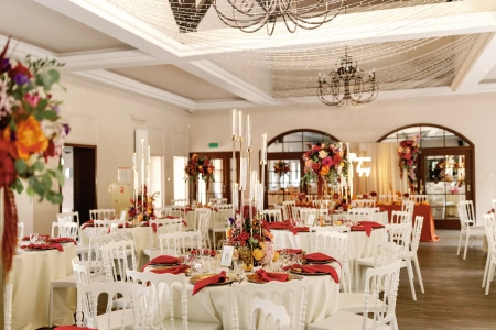 girlandy świetlne, świece — Hotel Dębowy Biowellness&Spa — Sala weselna · Bielawa