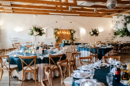 girlandy świetlne, butelkowa zieleń — Hotel Kosmowski — Sala weselna · Września