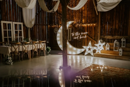 girlandy świetlne — Zaczarowana Furmanka — Sala weselna · Miechów