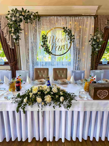 stół pary młodej — Sala Perłowa w Rybnie — Sala weselna · Rybno