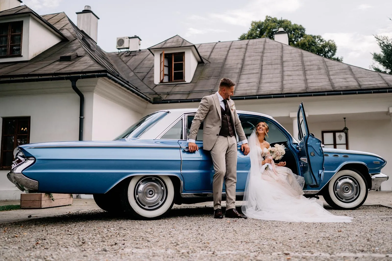 Zdjęcie inspiracji ślubnej — Auta na ślub klasyki
