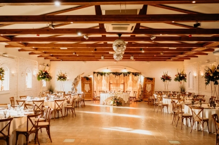 stół pary młodej — Hotel Kosmowski — Sala weselna · Września