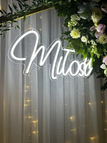 napis neonowy — Zamek Dubiecko — Sala weselna · Dubiecko