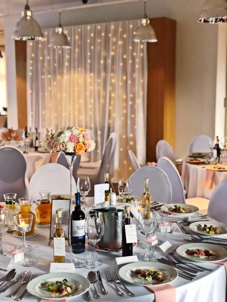 aranżacja stołu, zastawa stołowa — Mercure Wiązowna Brant Hotel — Sala weselna · Wiązowna
