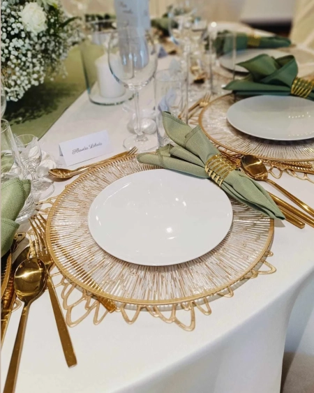 szałwiowa zieleń — JJ Wedding&Decor — Dekoracje ślubne · Niepołomice