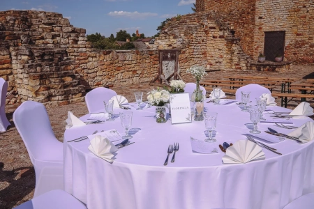 zastawa stołowa — Restauracja Rzemiosło Smaku — Sala weselna · Spała