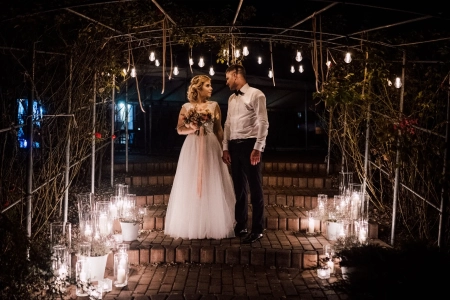 girlandy świetlne — Stary Folwark Pietrzyków — Sala weselna · Lipinki Łużyckie