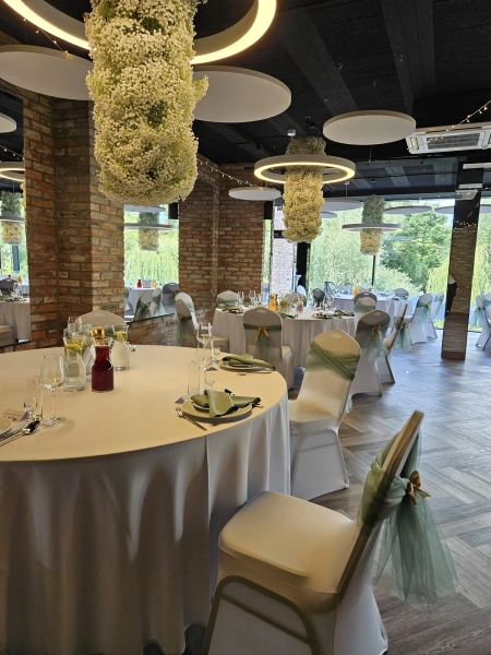 zastawa stołowa, szałwiowa zieleń — Boska Wenecja — Sala weselna · Bydgoszcz