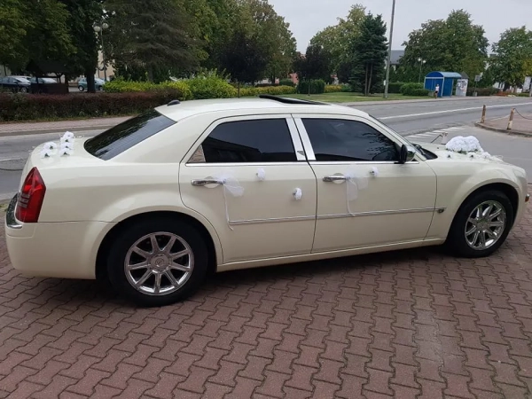 Chrysler 300c 5 7 Hemi Do Slubu Staszow Opinie Wedding Pl