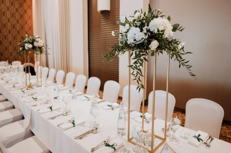zastawa stołowa — Z-Hotel Business & Spa — Sala weselna · Otwock