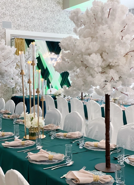aranżacja stołu, butelkowa zieleń — Restauracja FUEGO — Sala weselna · Radom