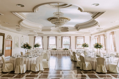 stół pary młodej — Restauracja Dębowa — Sala weselna · Bielsko-Biała