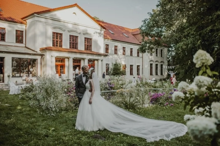 pałac — Pałac Grąbkowo/Schloss Grumbkow — Sala weselna · Słupsk