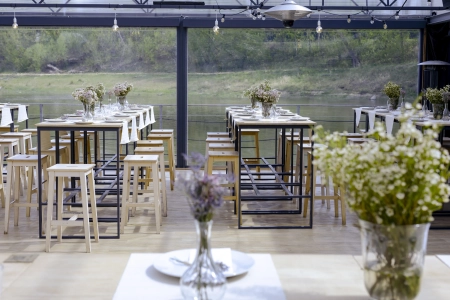 zastawa stołowa — Restauracja MIEJSCE | na wodzie | Port Czerniakowski — Sala weselna · Warszawa