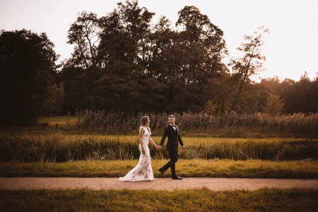 suknia koronkowa — Luxury Wedding Movies - Pawelski — Kamerzysta na wesele · Kalisz
