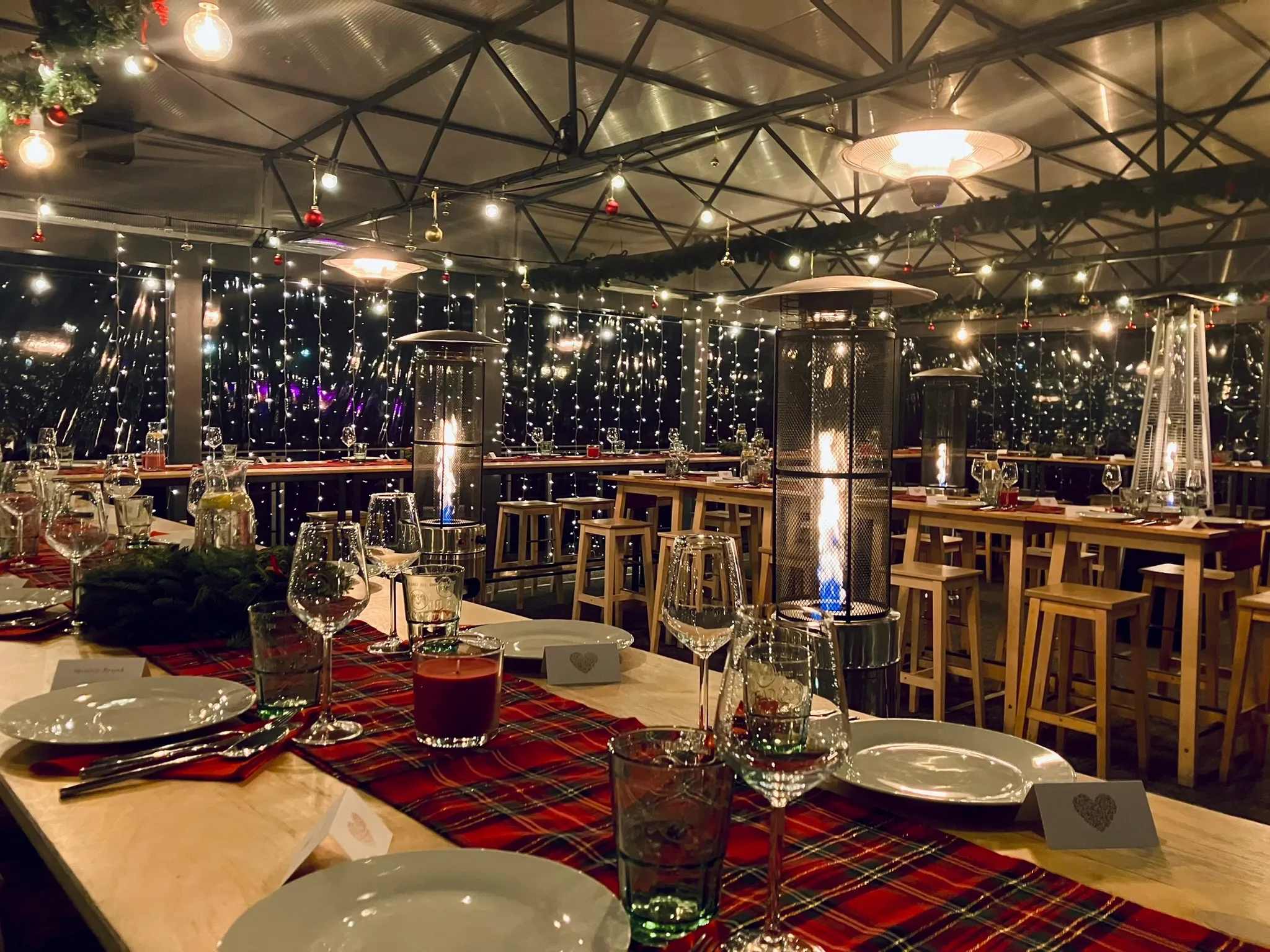 Zdjęcie inspiracji ślubnej — Restauracja MIEJSCE | na wodzie | Port Czerniakowski