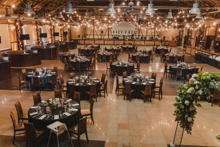 girlandy świetlne — Stara Zajezdnia Kraków by DeSilva — Sala weselna · Kraków
