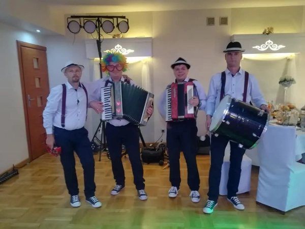 Zespół Muzyczny Rekord z Pruchnika - Katalog główny - 2
